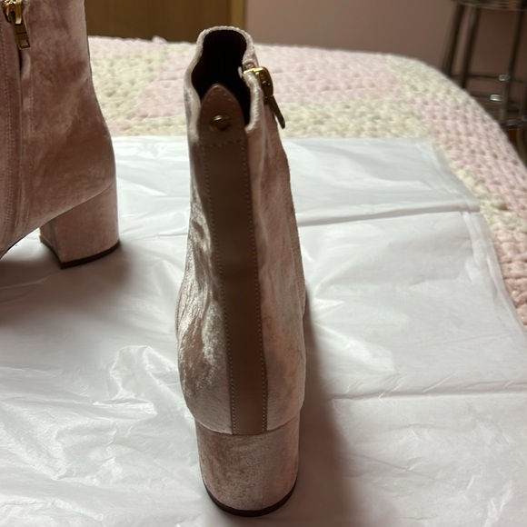 NWOT Coach Pink Blush Juliet ankle bootie size 7 - Picture 4 of 11